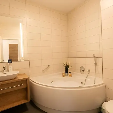 Apartment Auszeit Am Lift I Direkt An Der Skipiste I Whirlpool-wanne I Tiefgaragenstellplatz I 2min Zum Wanderweg